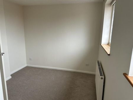 2 bedroom semi-detached house to rent - Photo 2