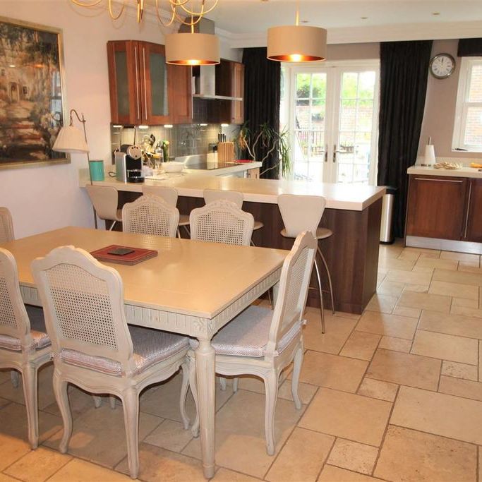 3 bedroom townhouse to rent - Photo 1