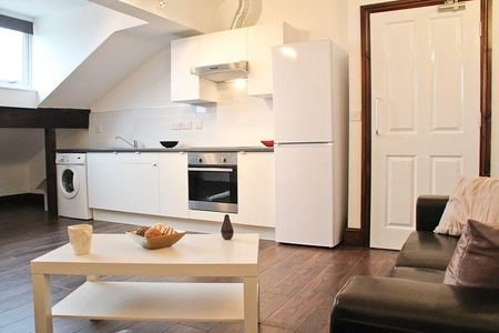3 bedroom flat to rent - Photo 5