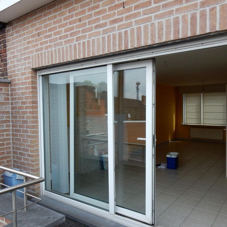 Bel etage woning met terras in de directe nabijheid van het station en het stadscentrum - Photo 1