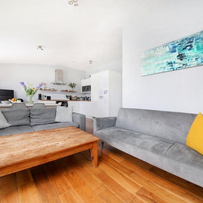 2 bedroom flat to rent - Photo 1