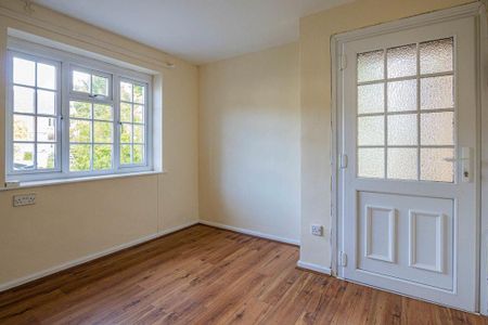 3 bedroom detached house to rent - Photo 5