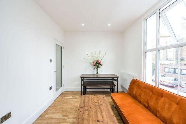 5 bedroom maisonette to rent - Photo 1