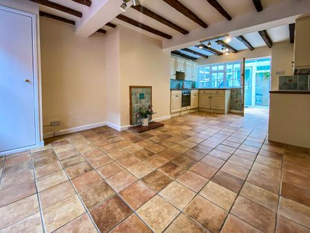 2 bedroom cottage to rent - Photo 2