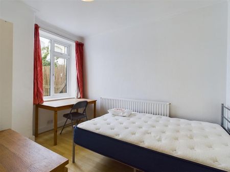 5 bedroom terraced house to rent - Photo 4