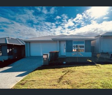 Two Ensuites, Butler’s Pantry & Contemporary Style Throughout - Photo 3