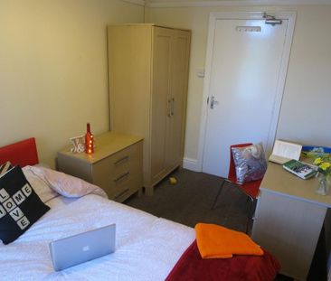 6 bedroom house to rent - Photo 1