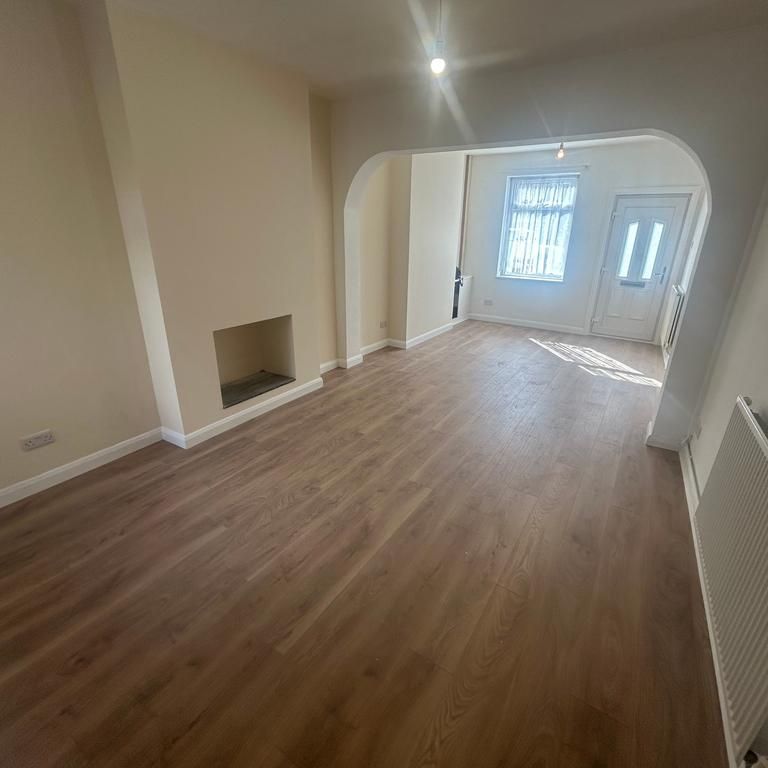 2 bedroom terraced house to rent - Photo 1