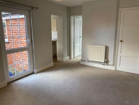 Three bedroom semi-detached property in a village location. Pets considered. - Photo 4