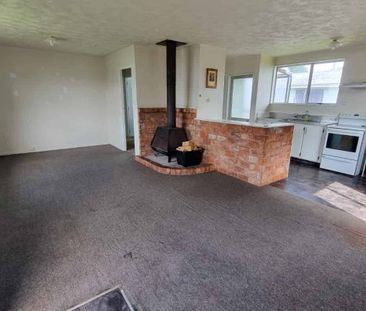 2 Bedrooms on Gonville Ave - Photo 1
