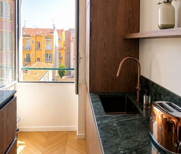 Location Appartement 2 pièces 43m² NICE 06300 - Photo 3