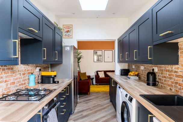 Flaxland Avenue Room 2 - Photo 1