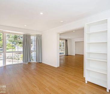 68 Hawkesbury Crescent, Farrer ACT 2607 - House For Rent | Domain - Photo 2