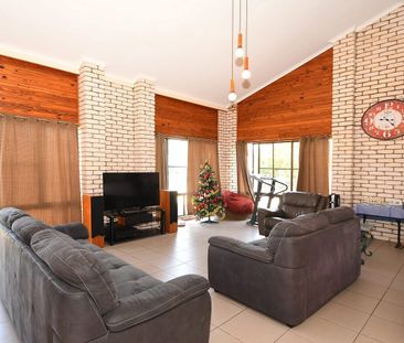 Spacious Family Home with Pool – Close to Burrum River - Photo 4