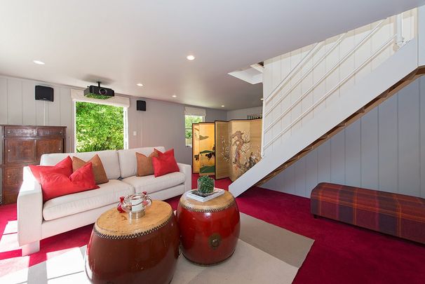 This House is Special! - Photo 1