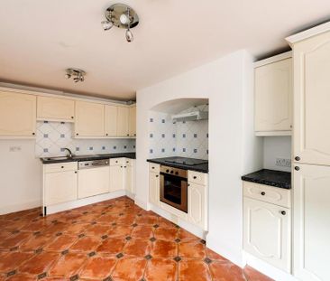 3 bedroom flat to rent - Photo 5