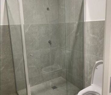 Spacious & Modern 3-Bedroom Townhouse In Prime Craigieburn Location - Photo 4