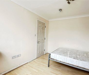 5 bedroom house to rent Brendon Avenue, Luton, Bedfordshire, LU2 - Photo 2