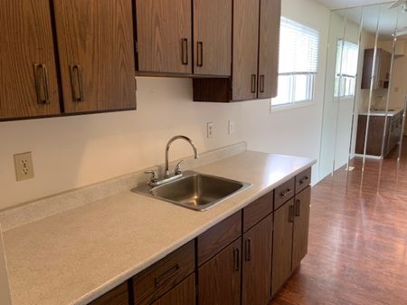 PET FRIENDLY RENOVATED TOWNHOUSE IN NORMANDEAU!!! - Photo 5