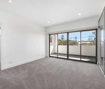 Refined Coastal Living Moments from the Beach - Photo 3