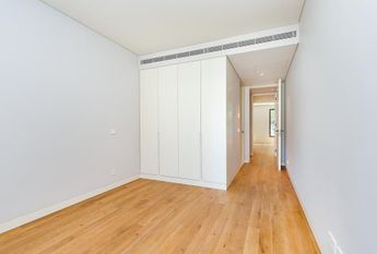 2 Bedroom Apartment with a view, Largo do Rato, Lisboa