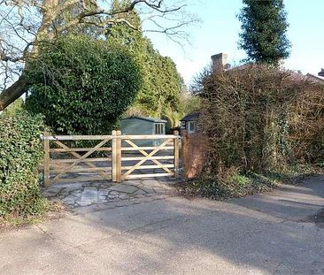 Hill End Road, Harefield, UB9 - Photo 2