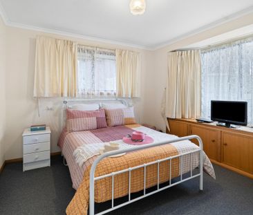 Low maintenance living in a quiet pocket of Katoomba Crescent - Photo 4