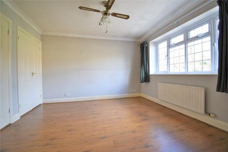 4 bedroom detached house to rent - Photo 3