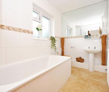 2 bedroom maisonette to rent - Photo 5