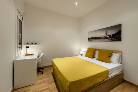 Carrer dOccident, L'Hospitalet de Llobregat, Catalonia - Photo 2