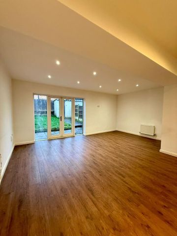 3 bedroom semi-detached house to rent - Photo 5