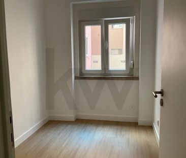 LISBOA, Lisbon - Photo 3