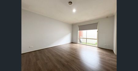 Charming Family Home in Roxburgh Park - Photo 4