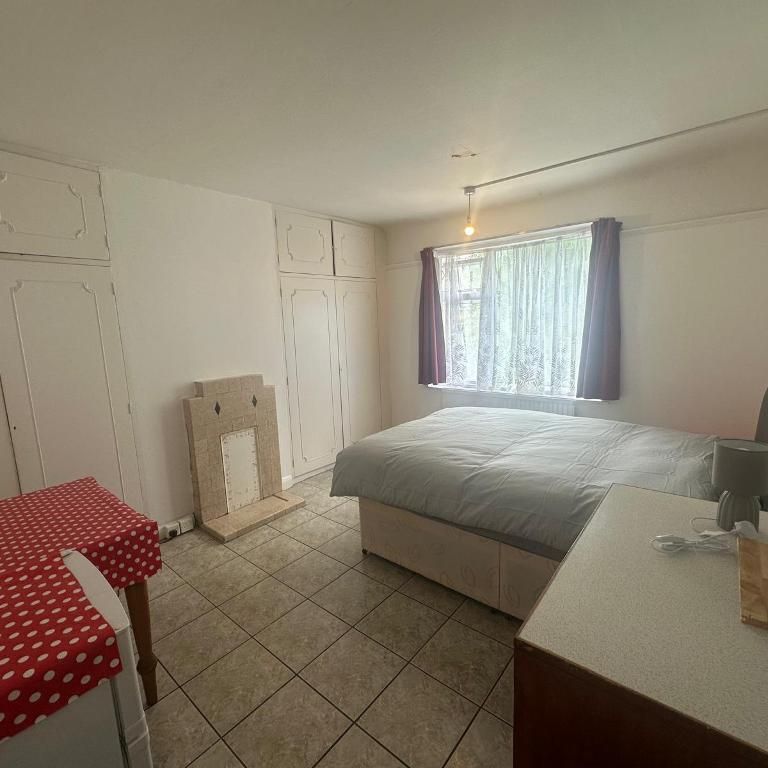 House share to rent - Photo 1