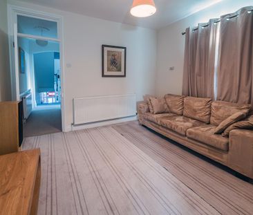 5 bedroom semi-detached house to rent - Photo 1