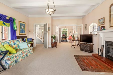 9 Fitzroy Street, Wadestown - Photo 3