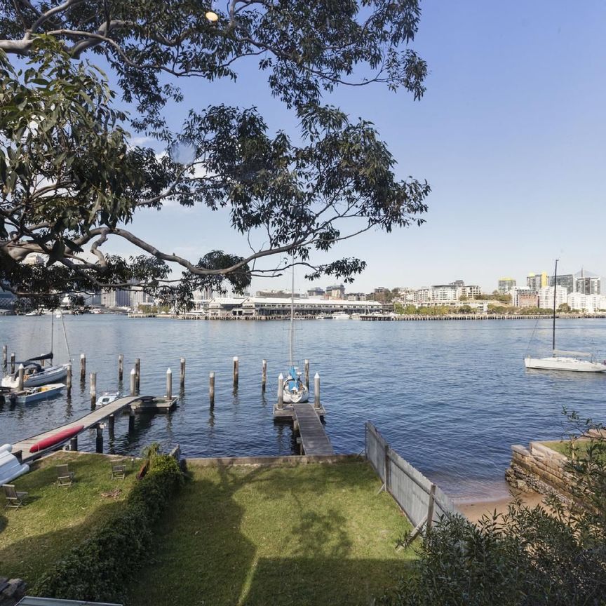 Harbourfront retreat - Photo 1