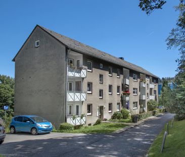 Wir modernisieren: gut aufgeteilte 4 Zimmer-Wohnung mit Balkon in L... - Photo 4