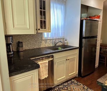 For Lease - 30 Collins Crescent Unit# Main, Aurora, Ontario - Photo 2