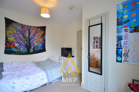 6 bedroom terraced house to rent - Photo 5