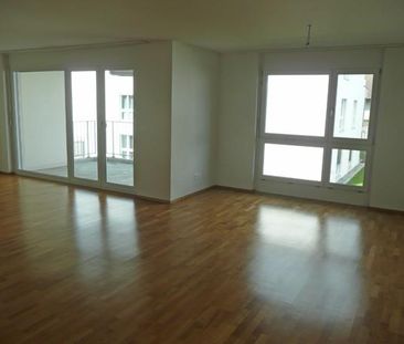 Moderne und helle Wohnung mit zwei Badezimmern - Photo 1