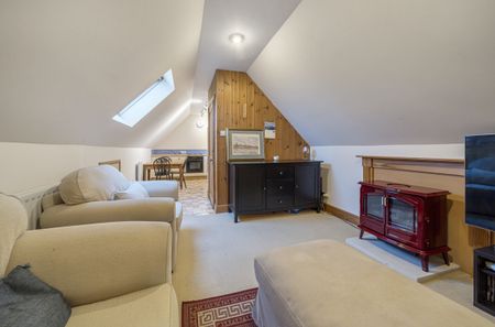 1 bed Maisonette To Let - Photo 3