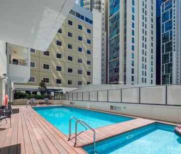 Fully Furnished One Bedroom Unit in the Heart of Brisbane - Photo 3