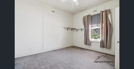 Position Perfect! - Photo 2