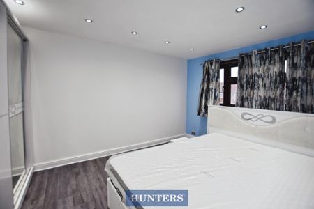 3 bedroom end of terrace house to rent - Photo 5