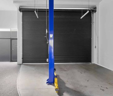 Huge garage/workshop and beautiful home!! - Photo 1