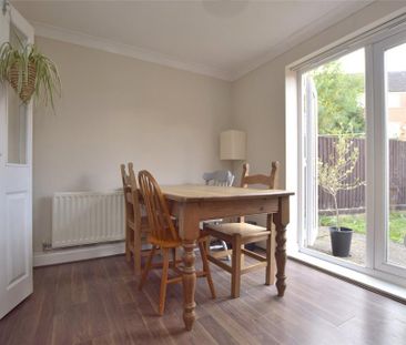 3 bedroom detached house to rent - Photo 2
