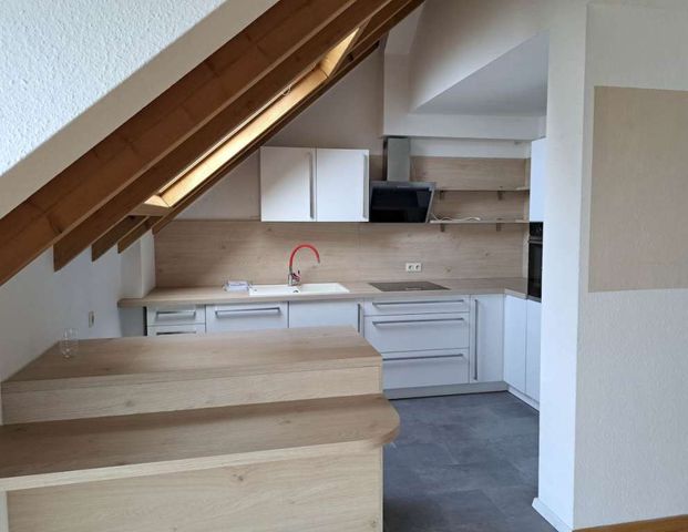 Moderne 4-Zimmer-Maisonette-Mietwohnung mit tollem Blick in Öfingen - Photo 1