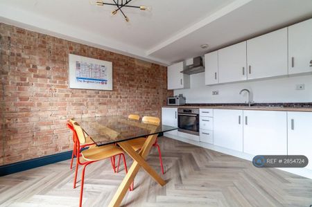 4 bedroom maisonette to rent - Photo 2