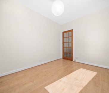 Price £1,290 pcm - Available Now - Unfurnished - Photo 1